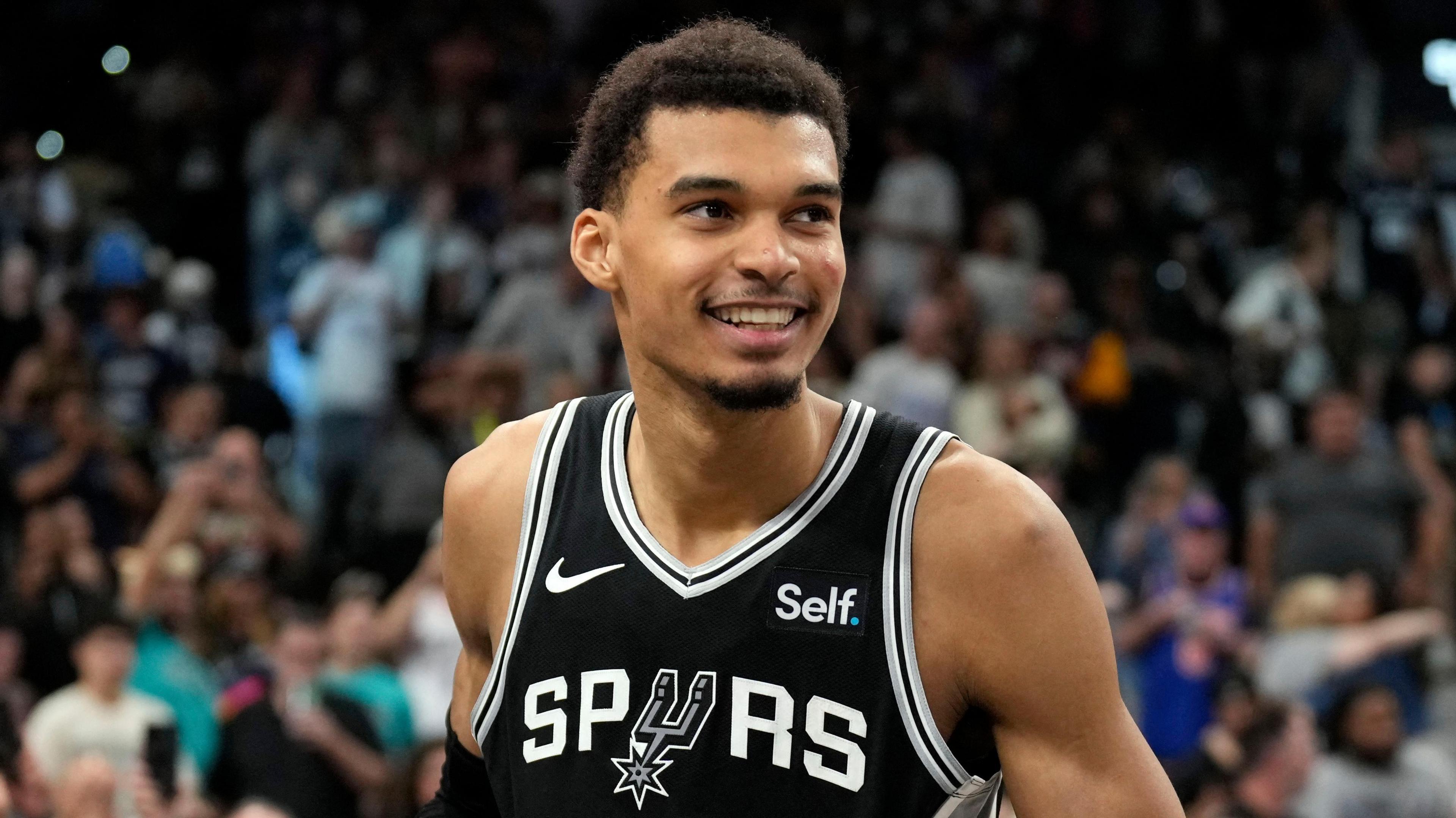 开云中国官网-关于这也行？圣安东尼奥马刺遗憾出局关键时刻塞维利亚调整名单以备欧冠，今晚瓦伦西亚调整名单以备足总杯的信息